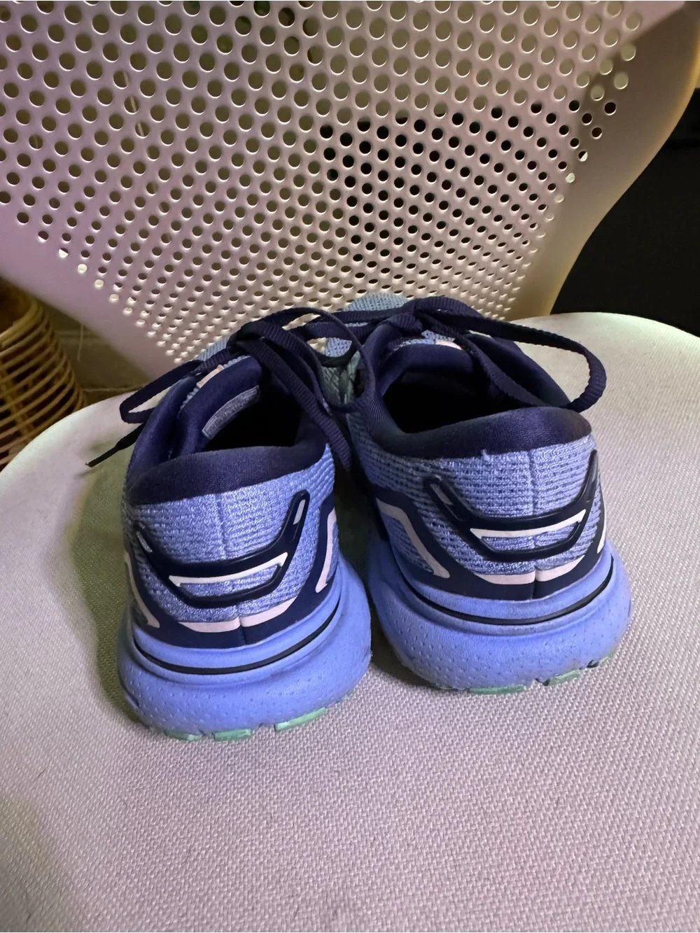 Brooks Ghost 15 Running Shoes Women’s 7.5, Blue and Navy with Mint Accents